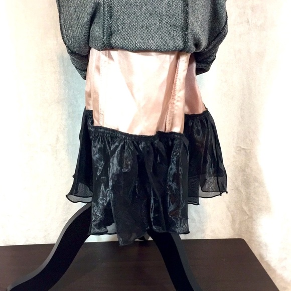 Arden B Tweed Pencil Skirt W/Ruffle at bottom Sz 8 - Picture 5 of 7